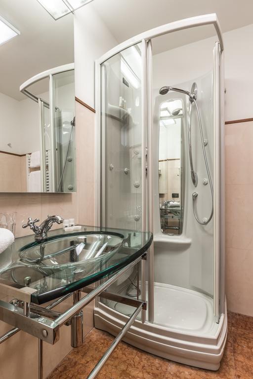 Ca' Del Monastero 1 Collection For 4 Guests With Balcony And Lift Apartament